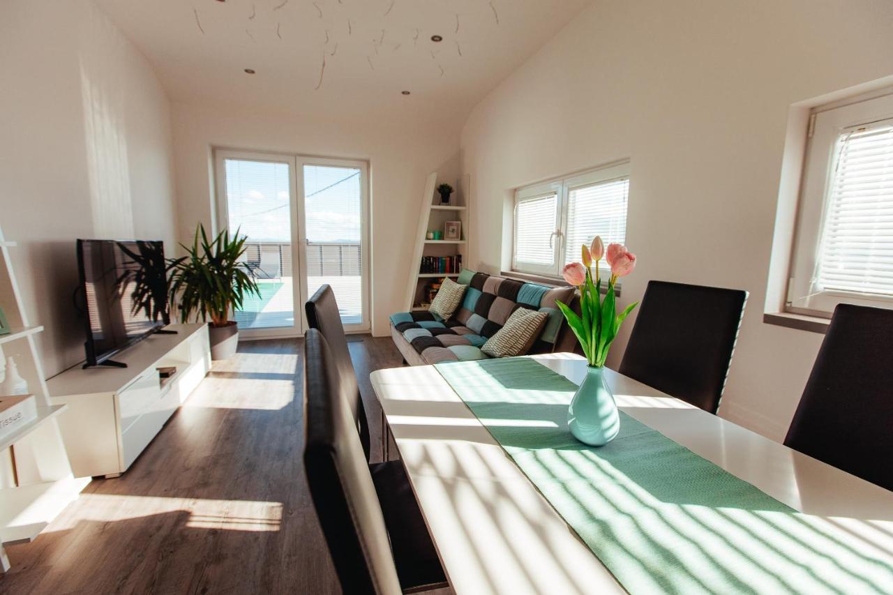 Apartament Sunny Oak Estate Mengeš Zewnętrze zdjęcie